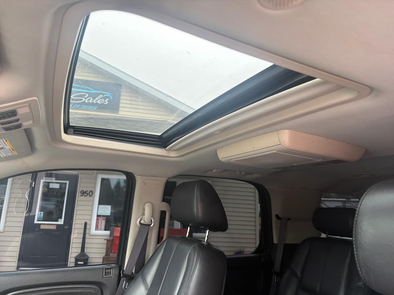 GMC Yukon Denali AWD 4dr 2007