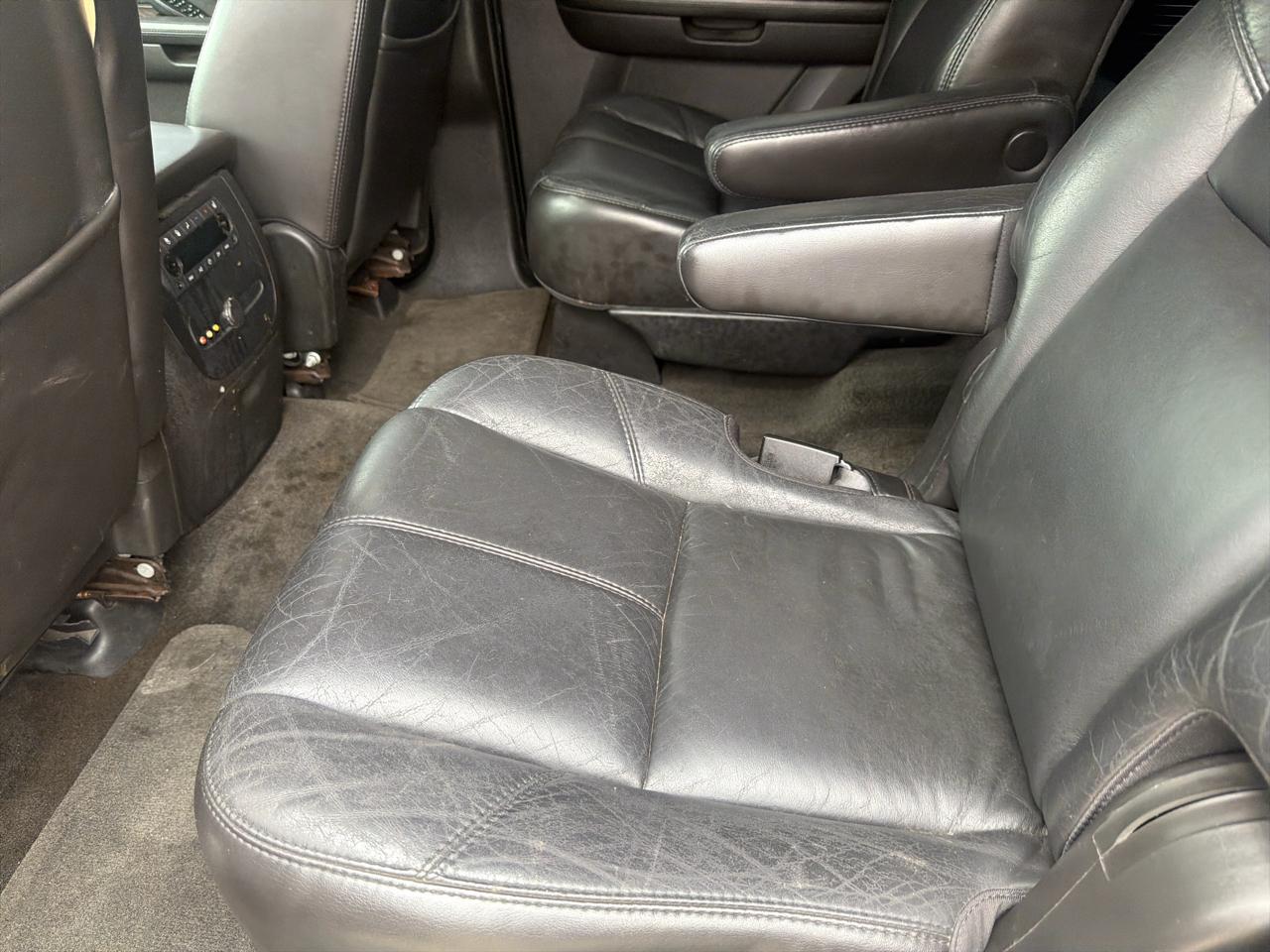 GMC Yukon Denali AWD 4dr 2007