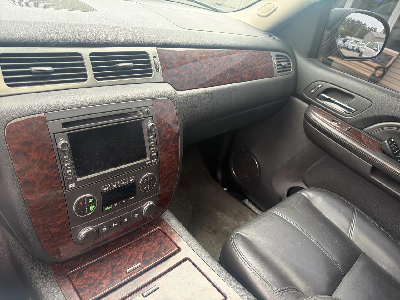 GMC Yukon Denali AWD 4dr 2007