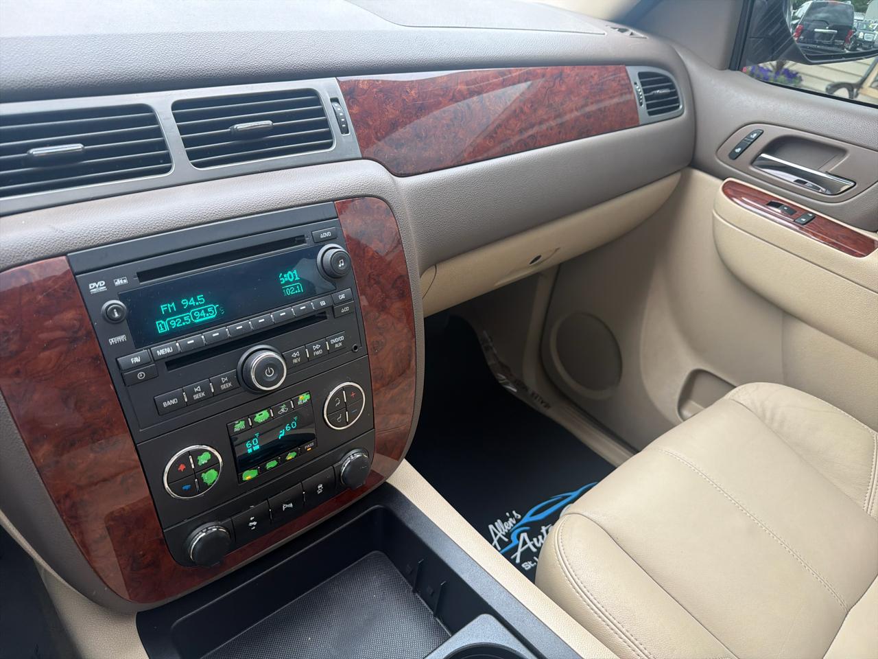 Chevrolet Tahoe 4WD 4dr 1500 LT 2013