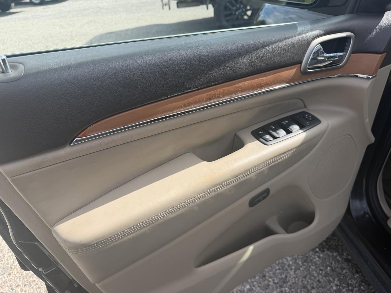 Jeep Grand Cherokee 4WD 4dr Overland 2013