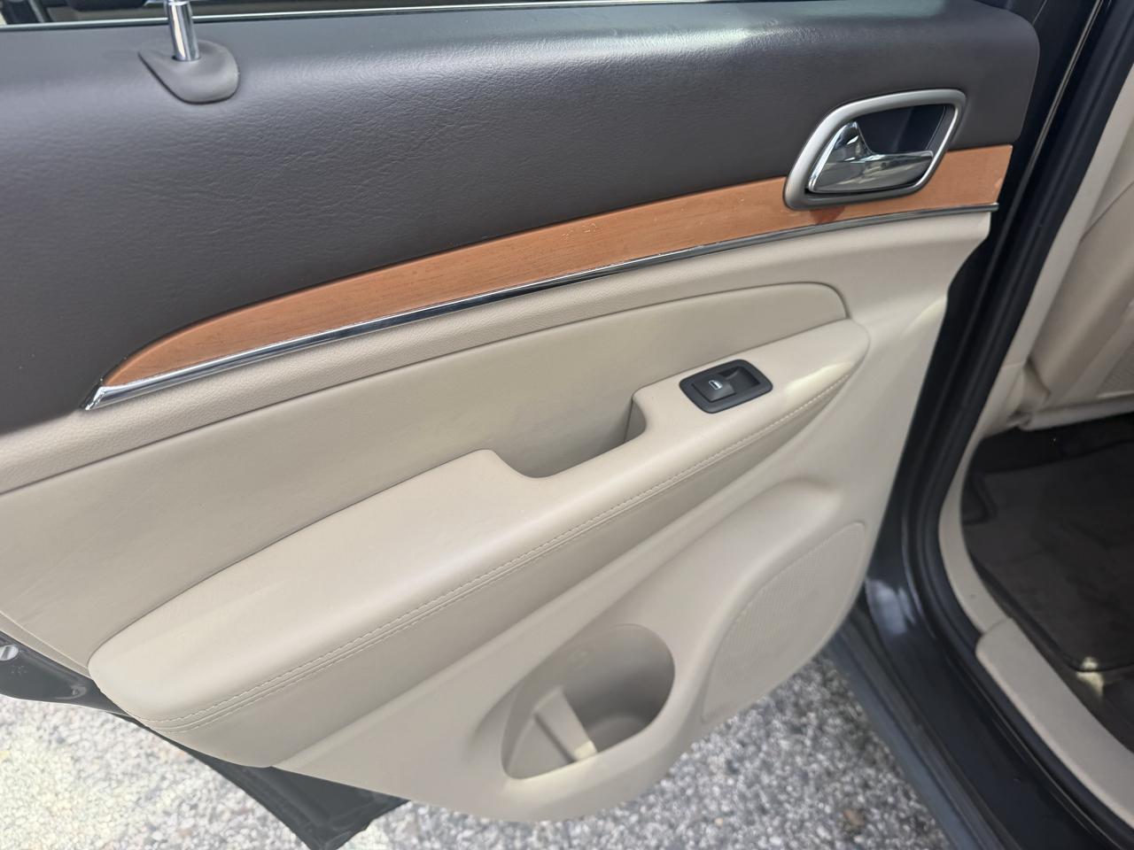 Jeep Grand Cherokee 4WD 4dr Overland 2013