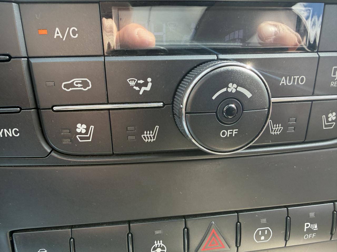 Jeep Grand Cherokee 4WD 4dr Overland 2013