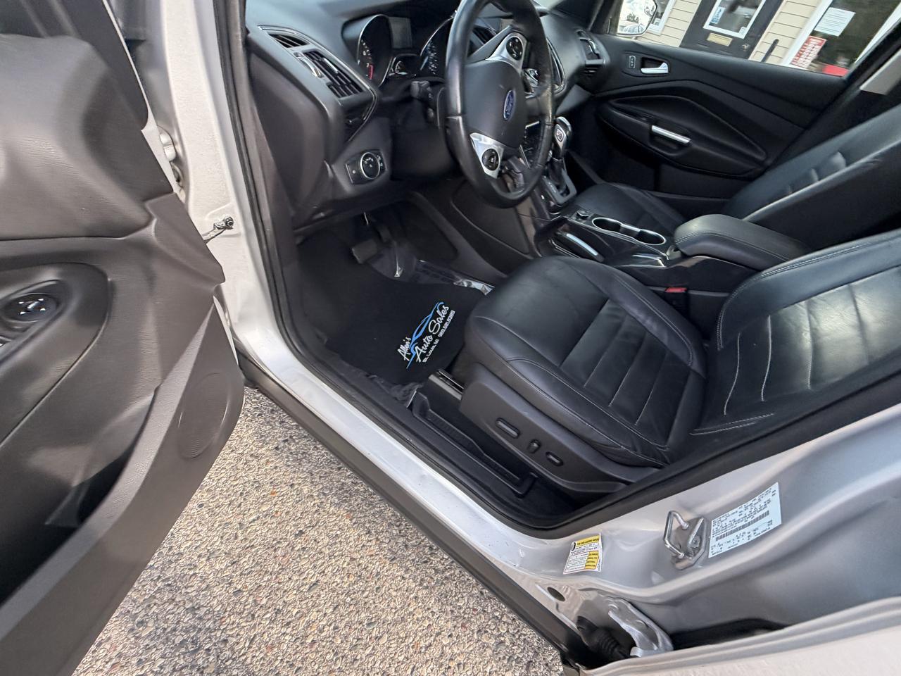 Ford Escape 4WD 4dr Titanium 2015
