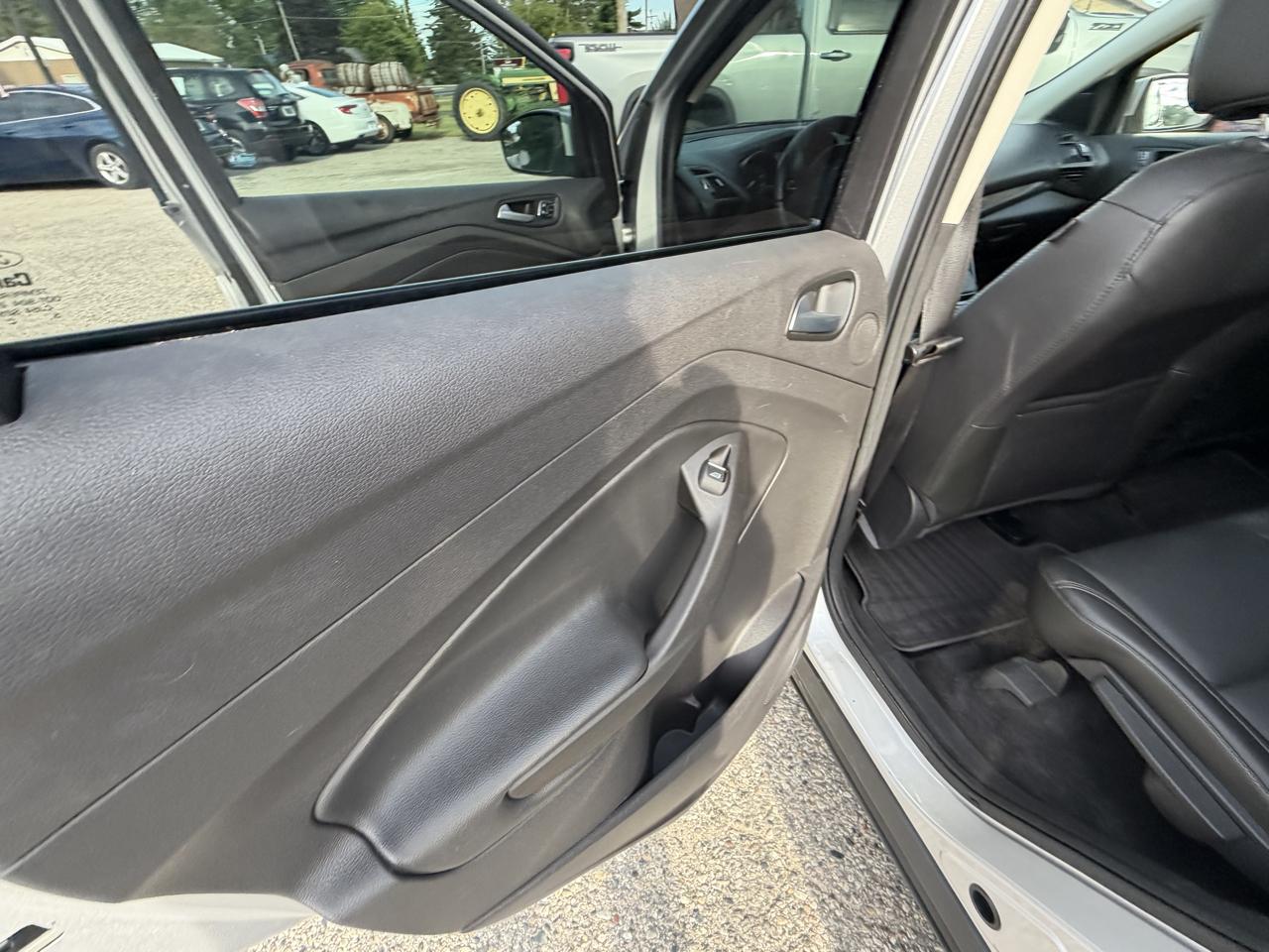 Ford Escape 4WD 4dr Titanium 2015