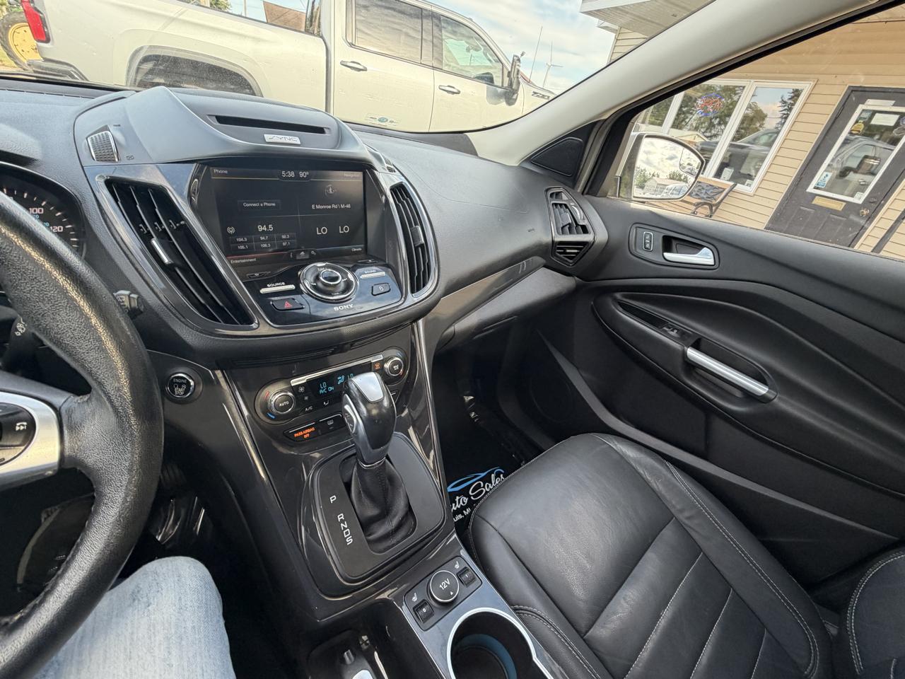 Ford Escape 4WD 4dr Titanium 2015