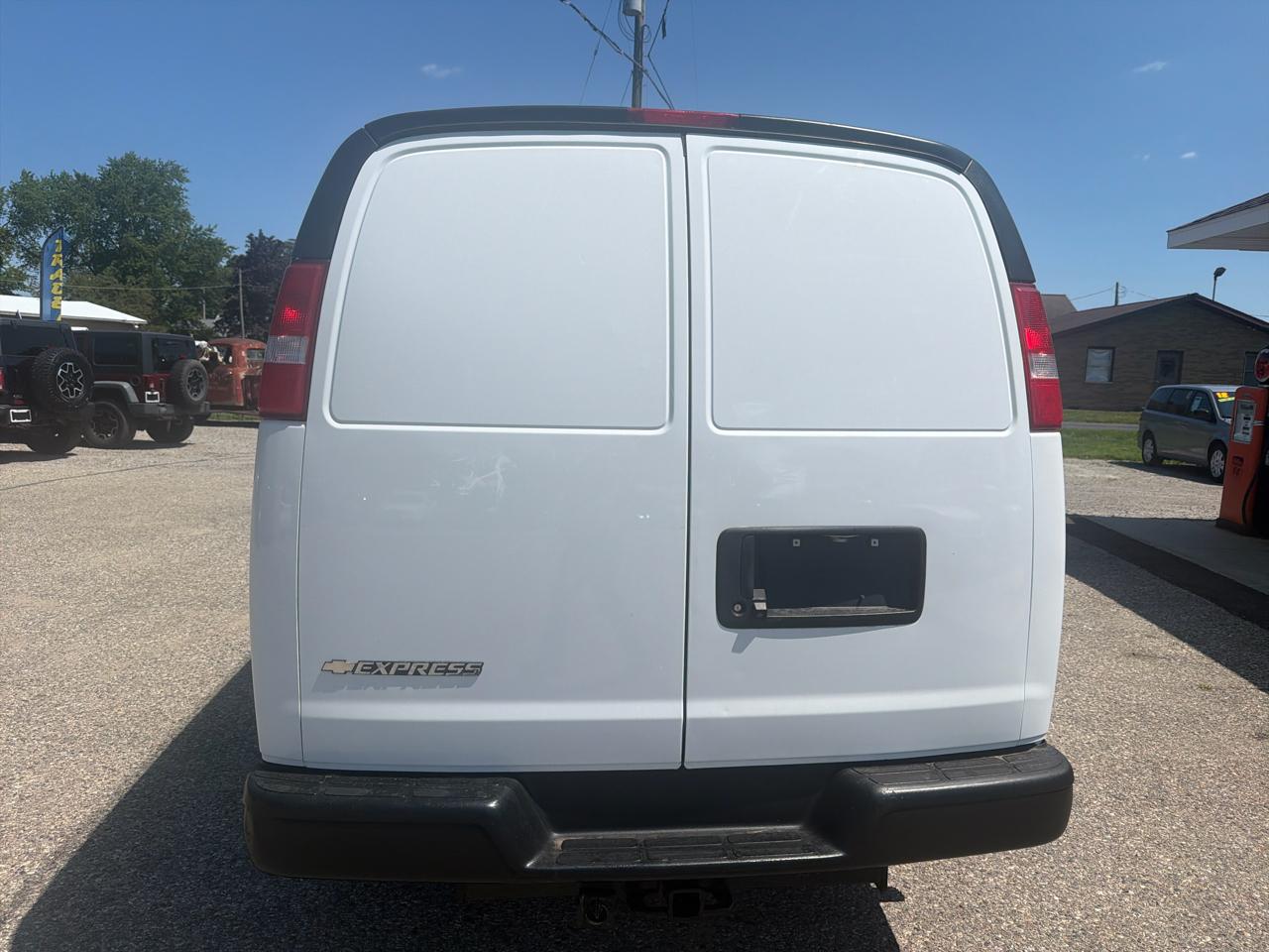 Chevrolet Express Cargo Van RWD 2500 135" 2019