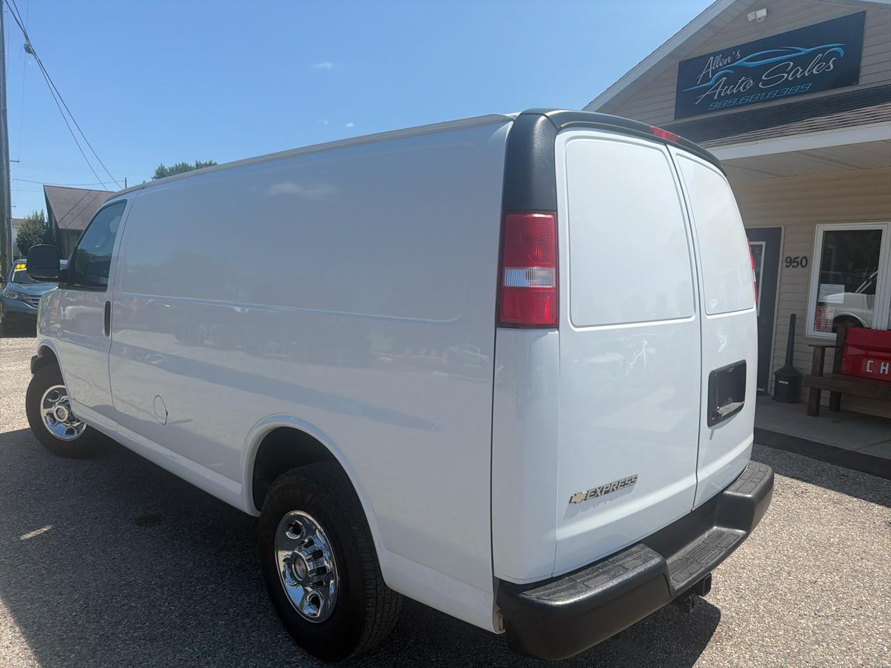 Chevrolet Express Cargo Van RWD 2500 135" 2019