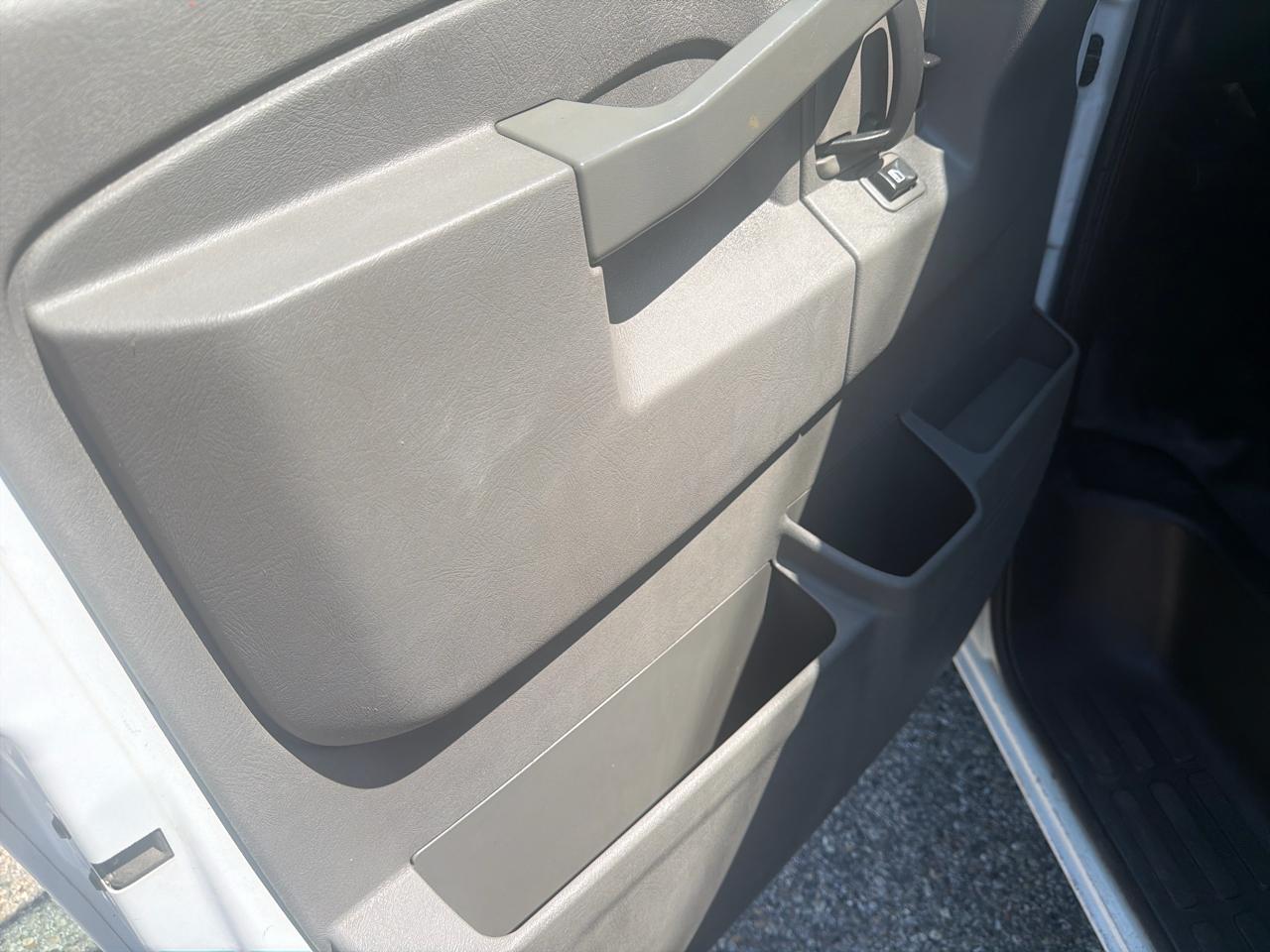 Chevrolet Express Cargo Van RWD 2500 135" 2019