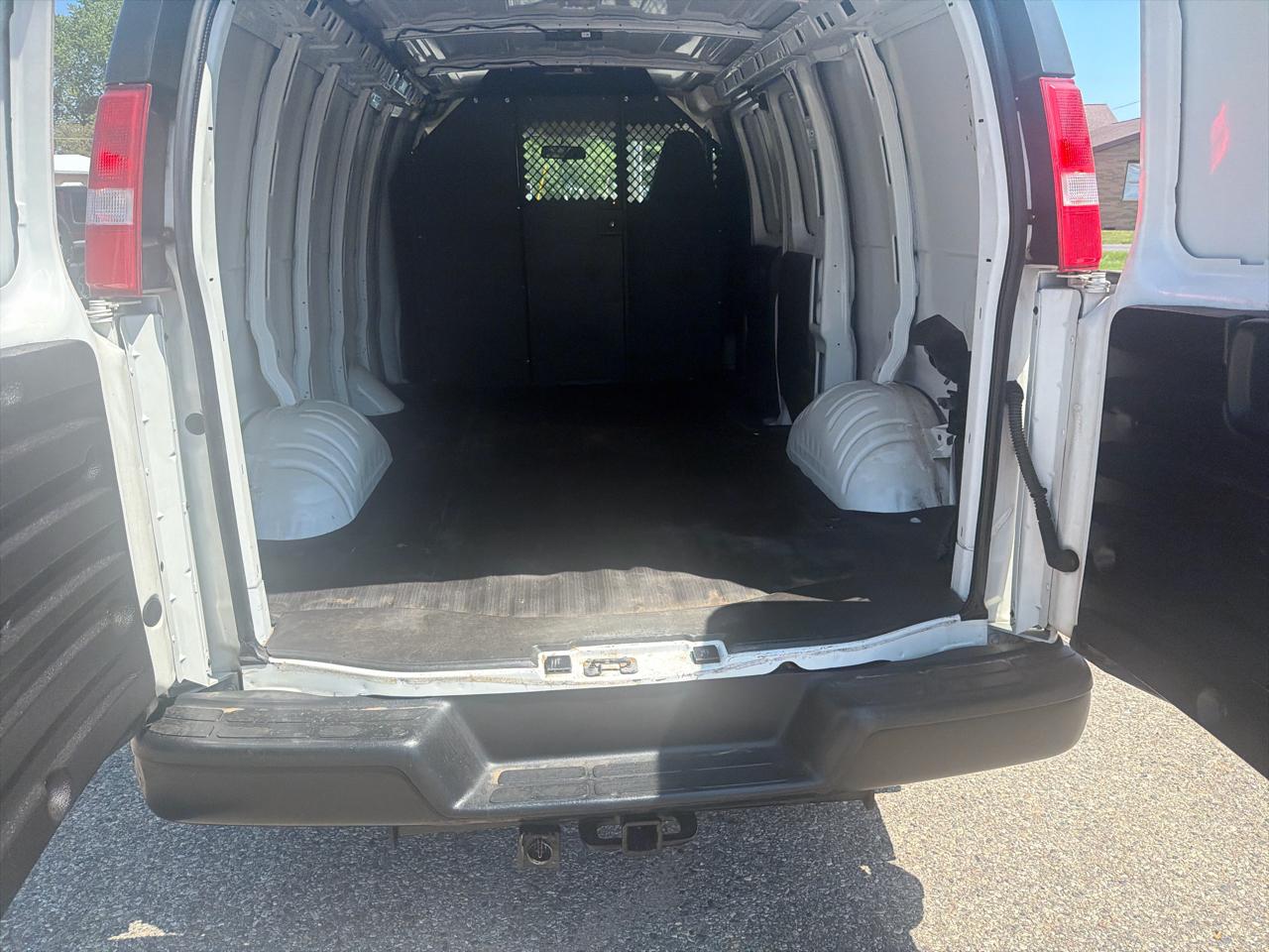 Chevrolet Express Cargo Van RWD 2500 135" 2019