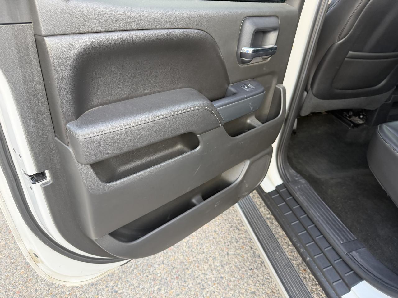 Chevrolet Silverado 1500 4WD Crew Cab 143.5" LT w/1LT 2015