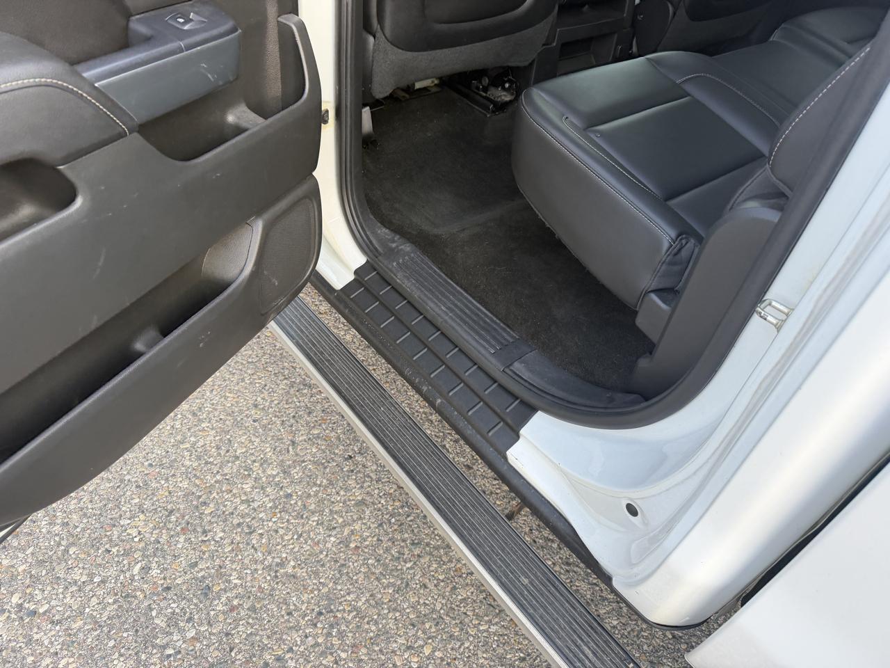 Chevrolet Silverado 1500 4WD Crew Cab 143.5" LT w/1LT 2015