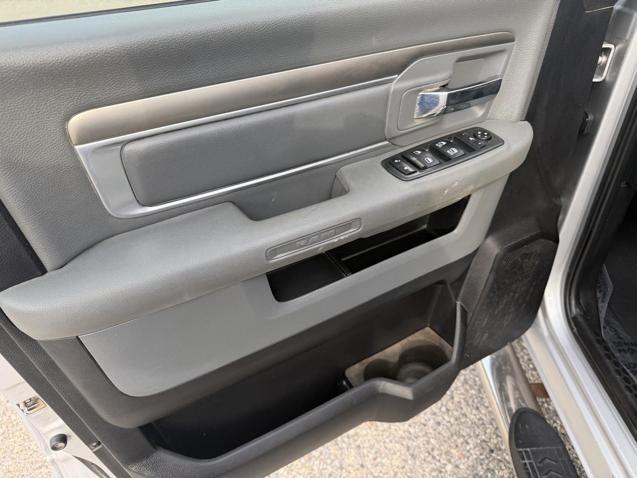 RAM 1500 4WD Crew Cab 140.5" Big Horn 2016