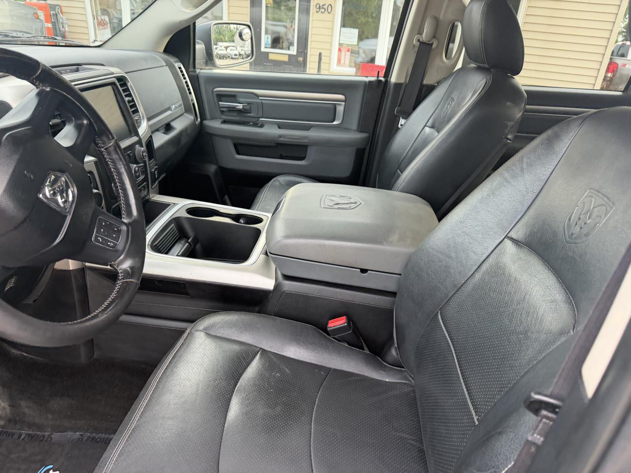 RAM 1500 4WD Crew Cab 140.5" Big Horn 2016