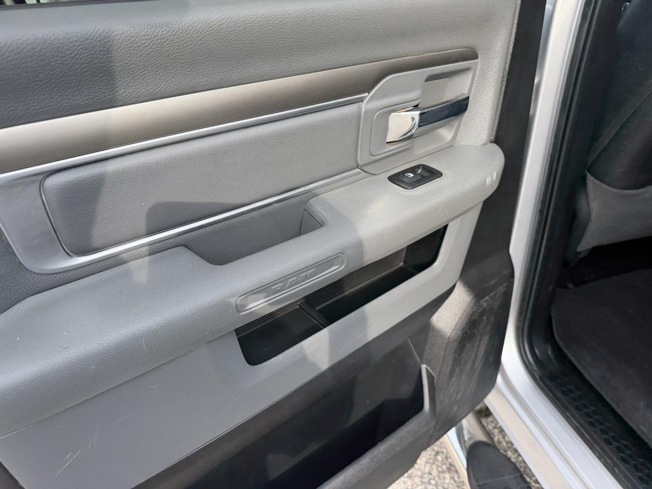 RAM 1500 4WD Crew Cab 140.5" Big Horn 2016