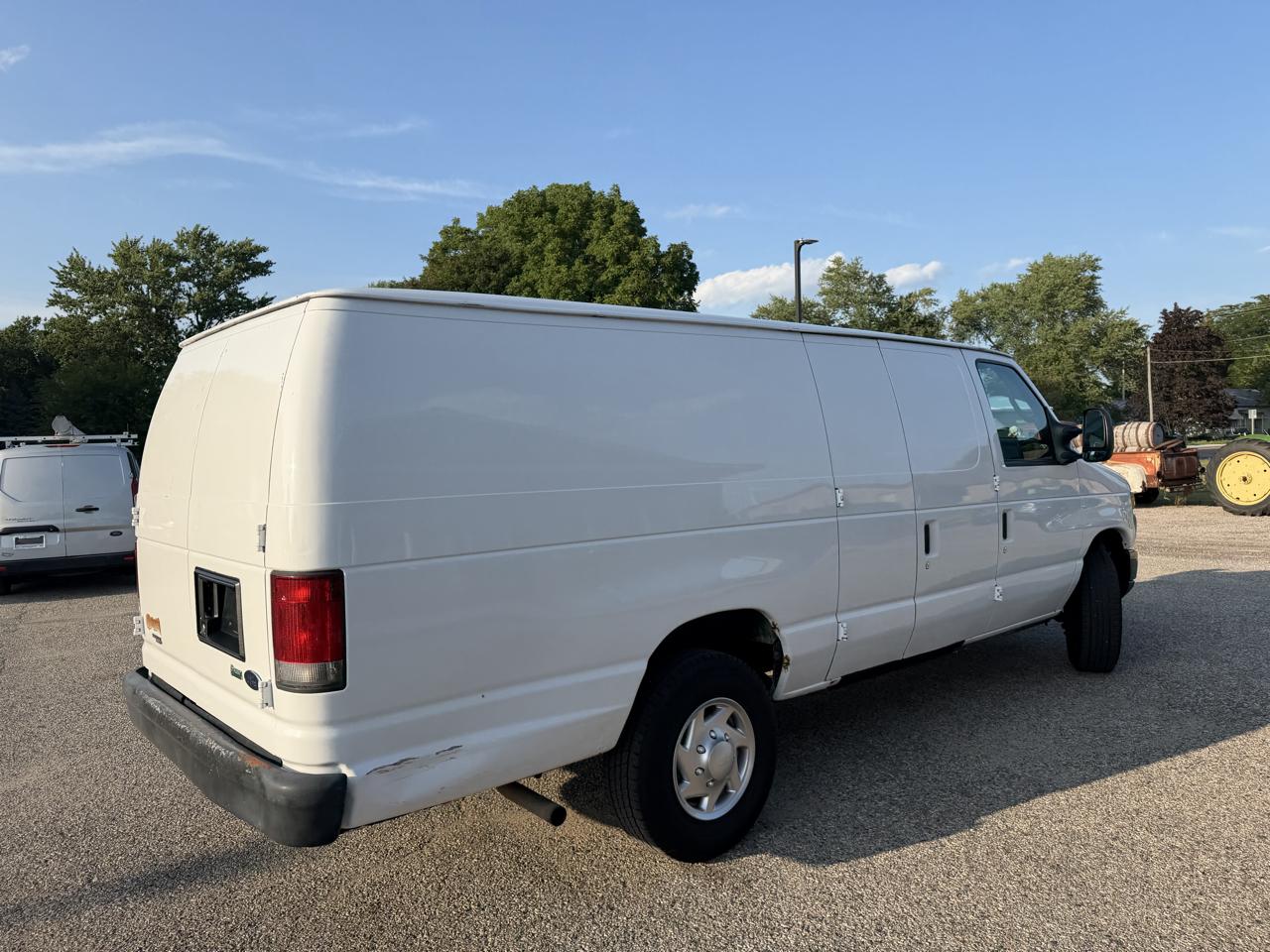 Ford Econoline Cargo Van E-250 Ext Commercial 2013