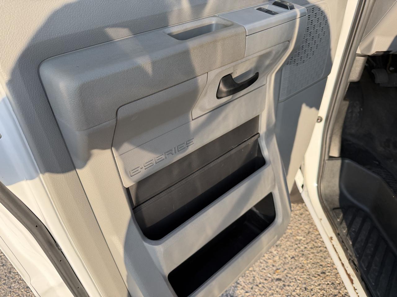 Ford Econoline Cargo Van E-250 Ext Commercial 2013