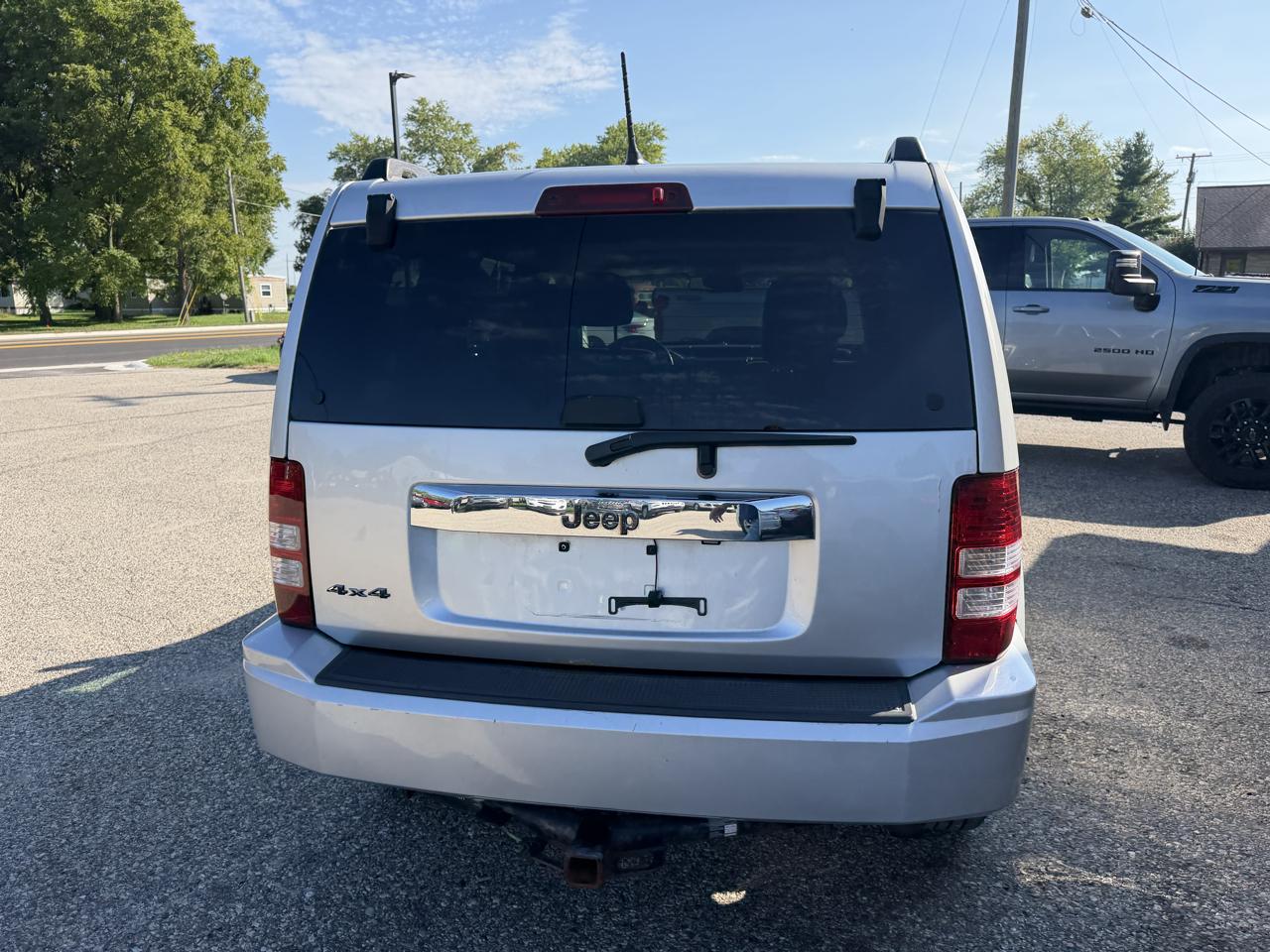 Jeep Liberty 4WD 4dr Sport Latitude 2012