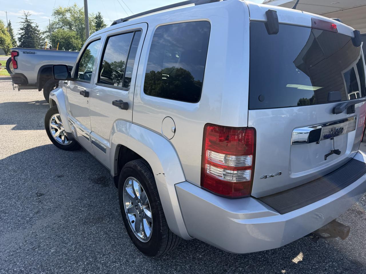 Jeep Liberty 4WD 4dr Sport Latitude 2012