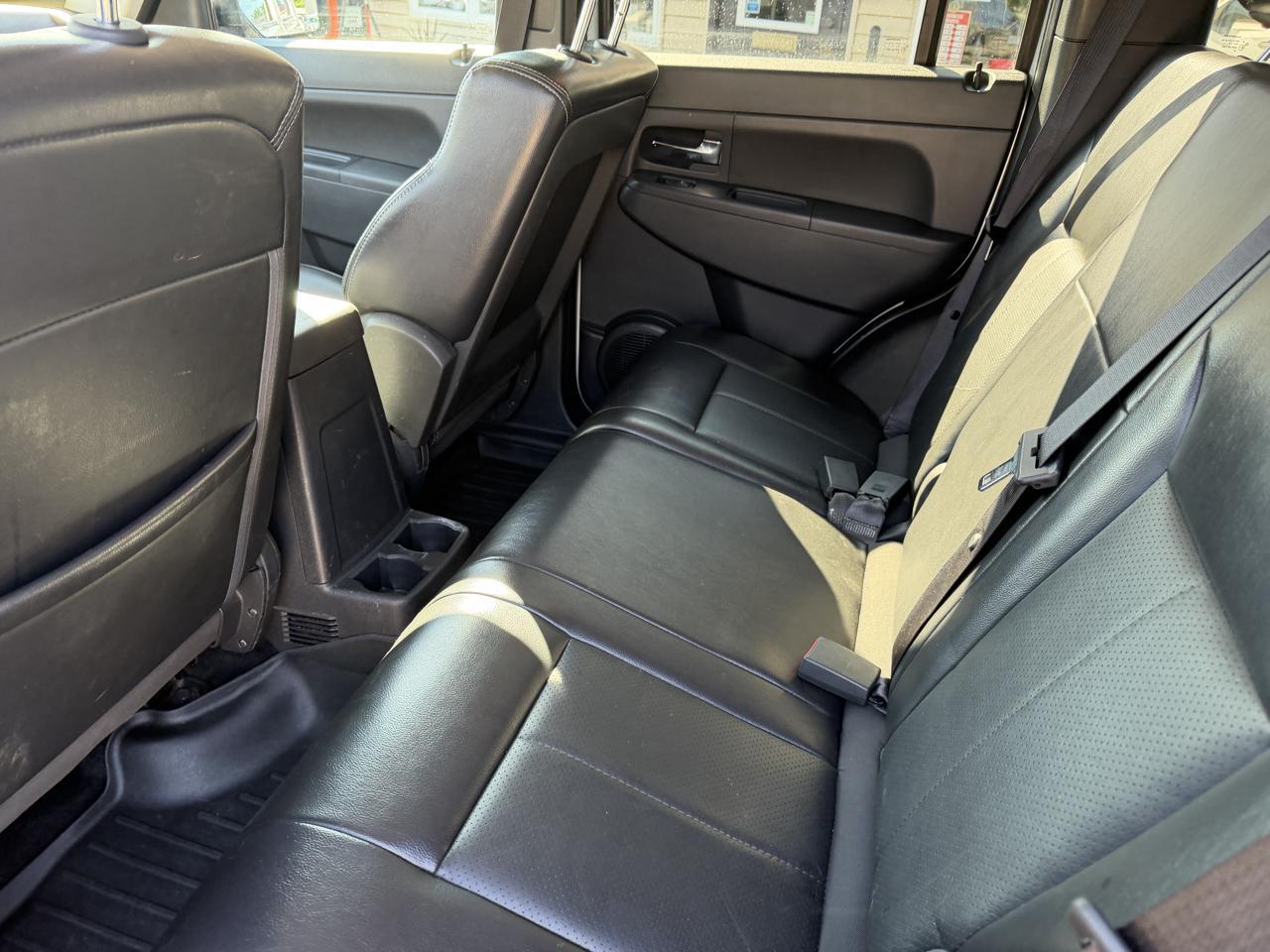 Jeep Liberty 4WD 4dr Sport Latitude 2012