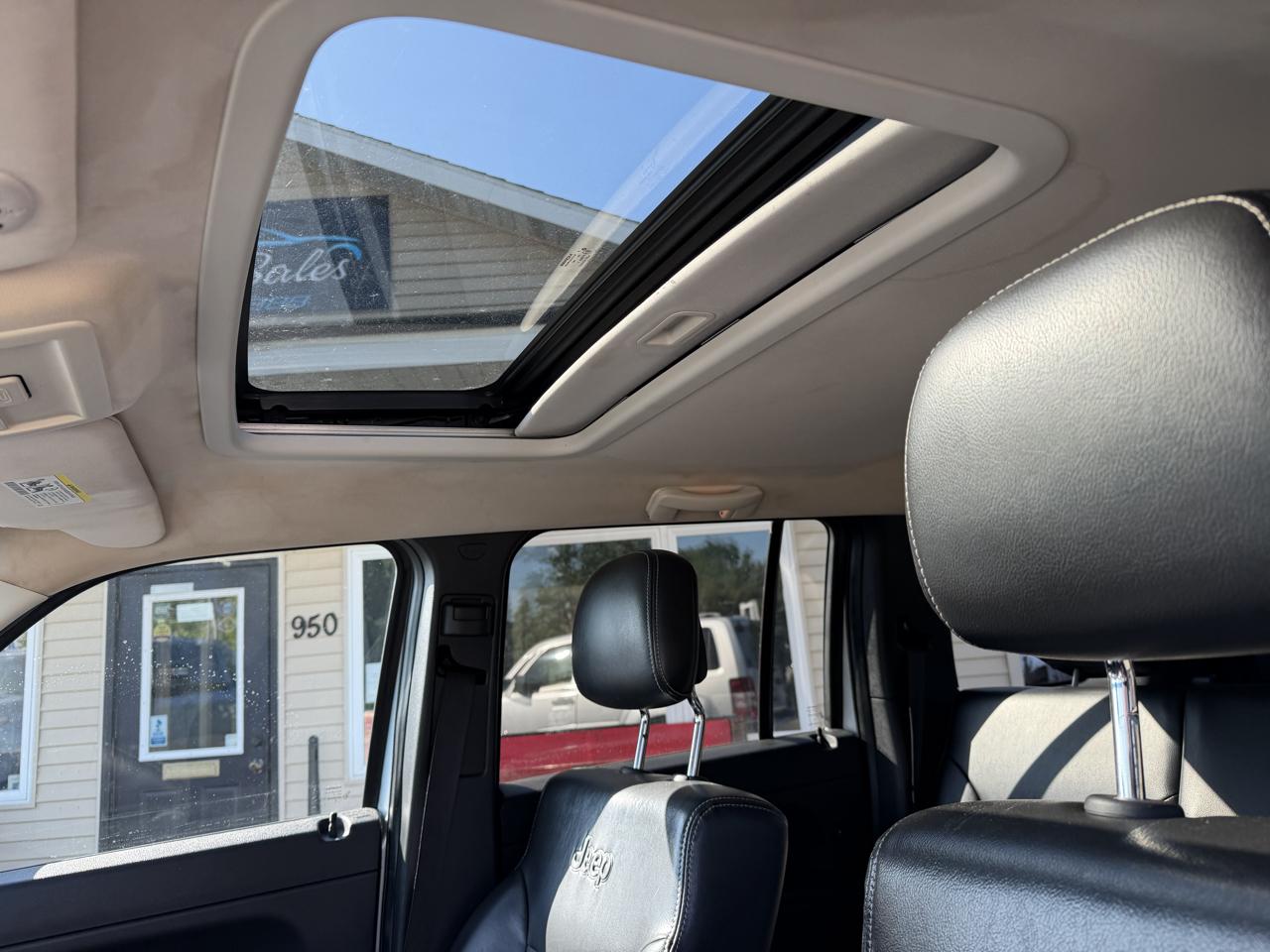 Jeep Liberty 4WD 4dr Sport Latitude 2012
