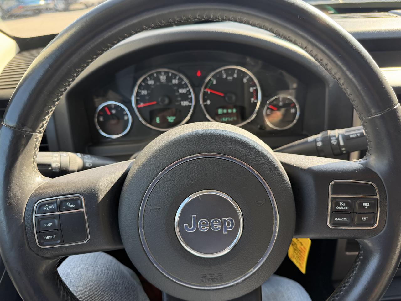 Jeep Liberty 4WD 4dr Sport Latitude 2012