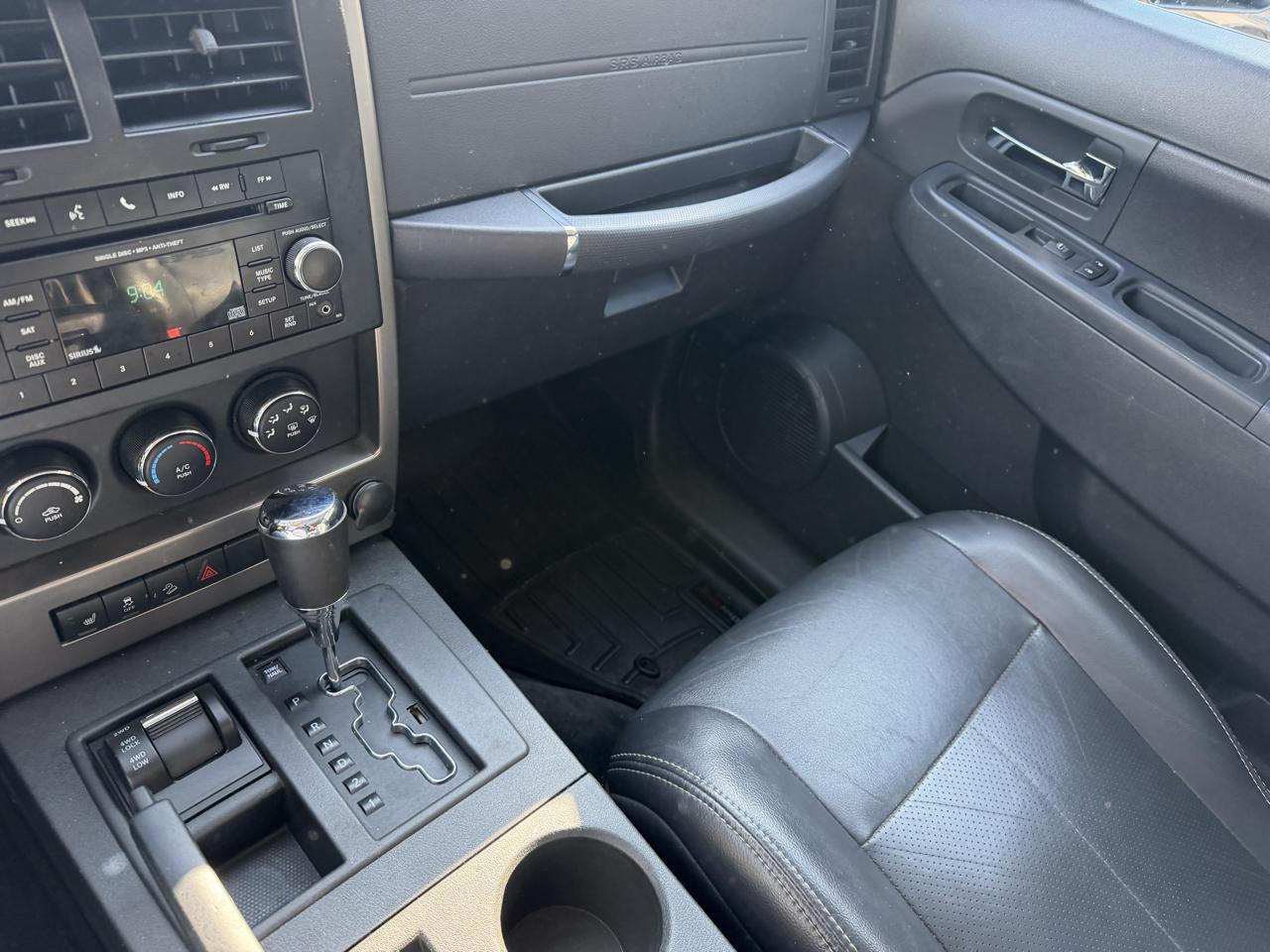 Jeep Liberty 4WD 4dr Sport Latitude 2012