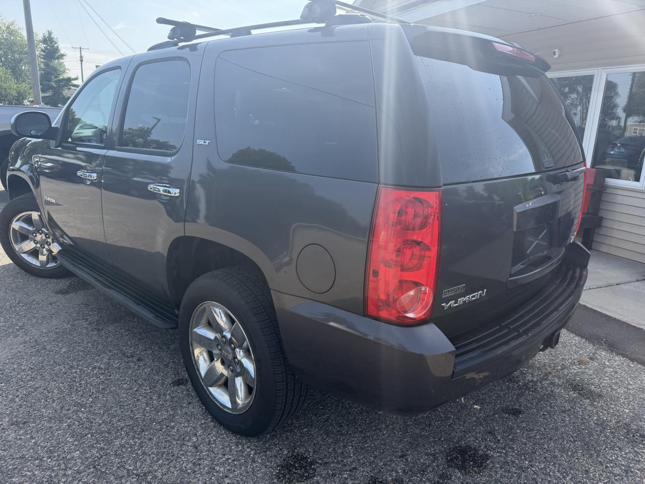 GMC Yukon 4WD 4dr 1500 SLT 2010