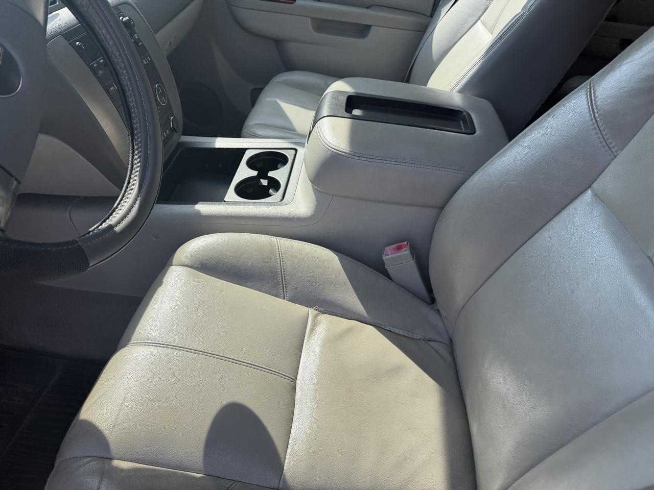 GMC Yukon 4WD 4dr 1500 SLT 2010