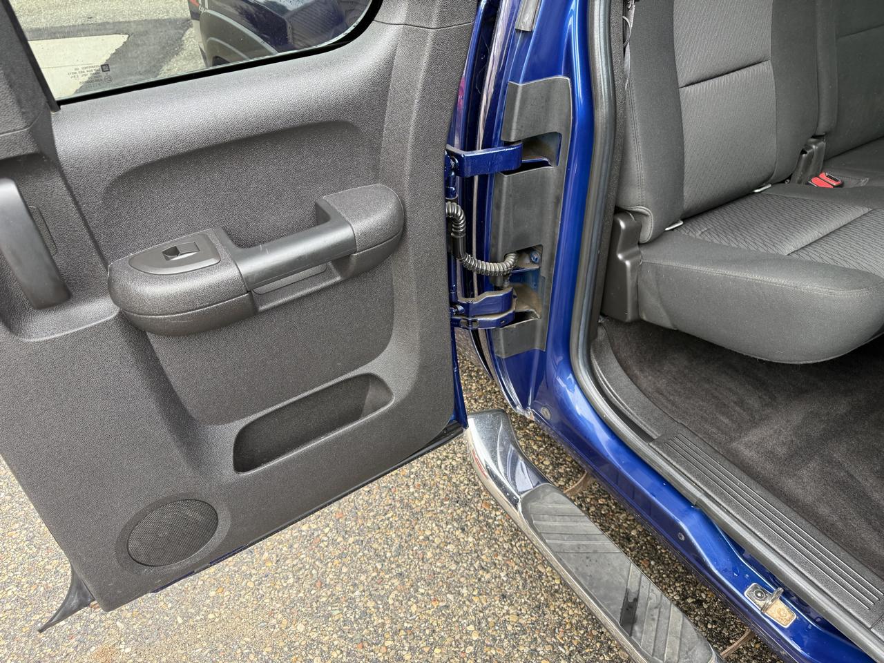 Chevrolet Silverado 1500 4WD Ext Cab 143.5" LT 2013