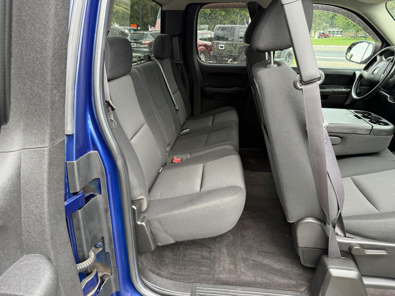 Chevrolet Silverado 1500 4WD Ext Cab 143.5" LT 2013