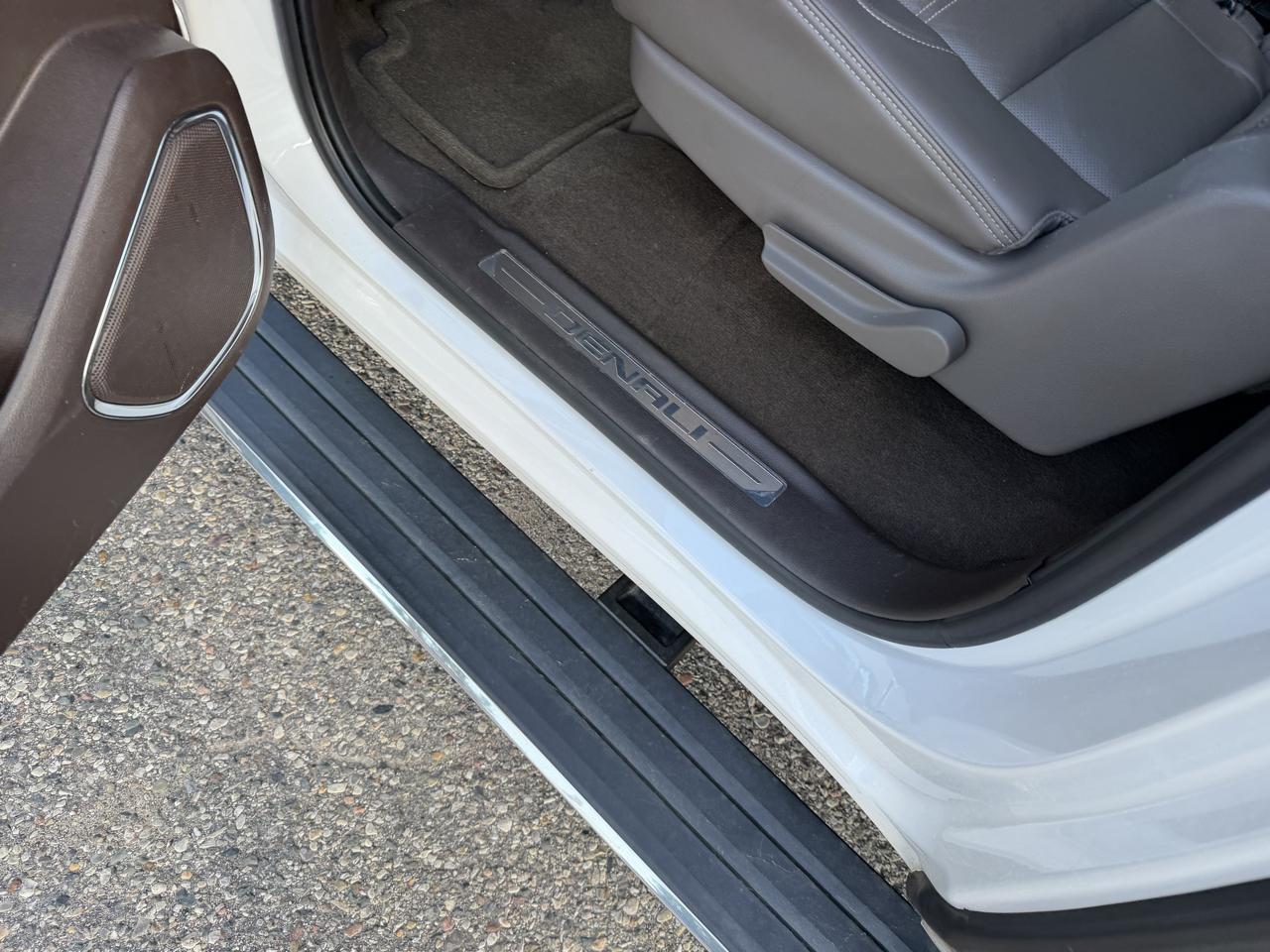 GMC Yukon XL 4WD 4dr Denali 2016