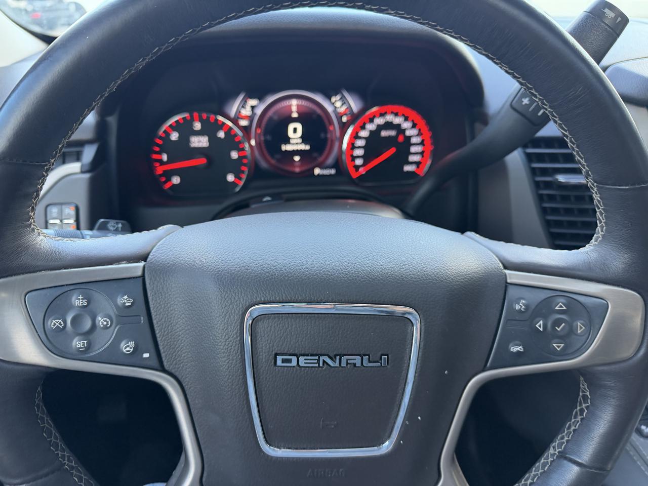 GMC Yukon XL 4WD 4dr Denali 2016