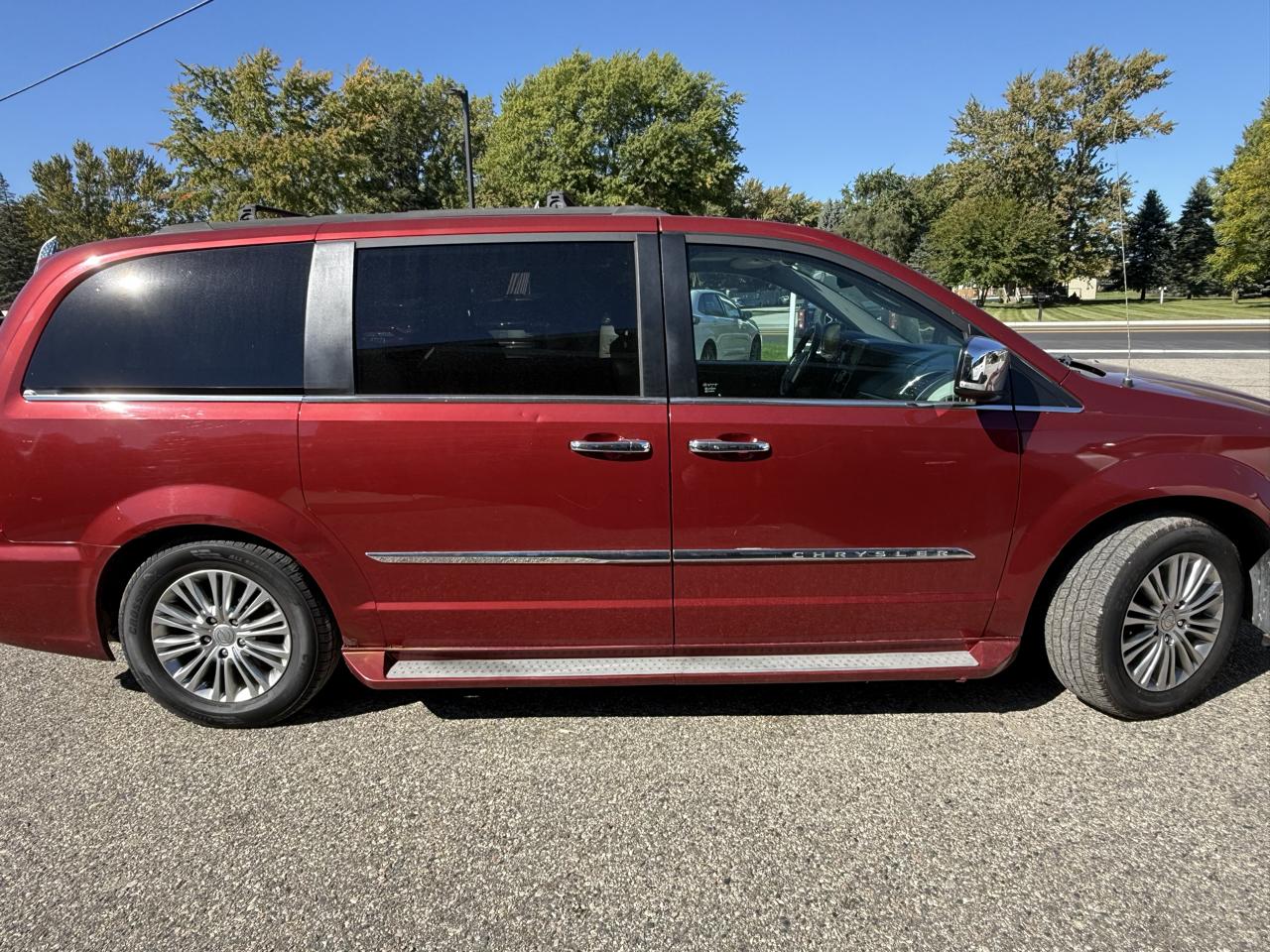 Chrysler Town & Country 4dr Wgn Touring-L 2013