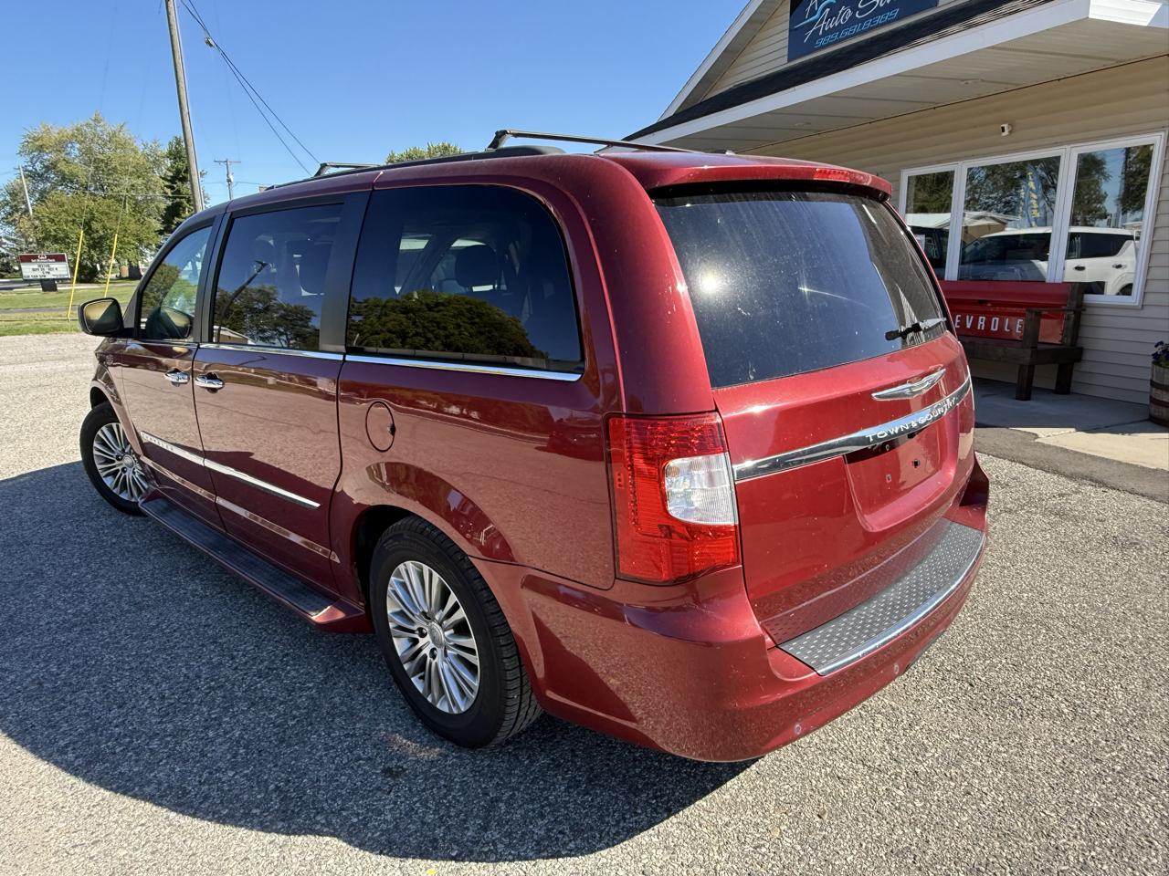 Chrysler Town & Country 4dr Wgn Touring-L 2013