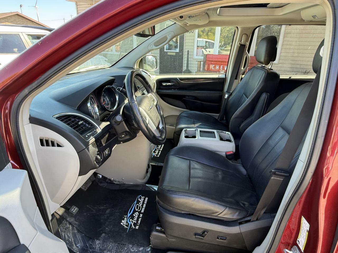 Chrysler Town & Country 4dr Wgn Touring-L 2013