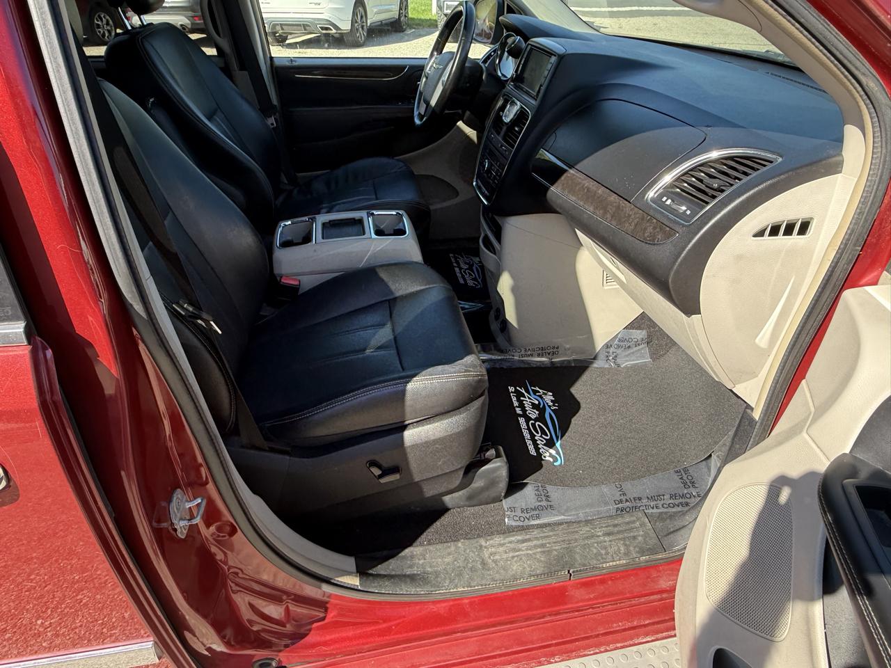 Chrysler Town & Country 4dr Wgn Touring-L 2013