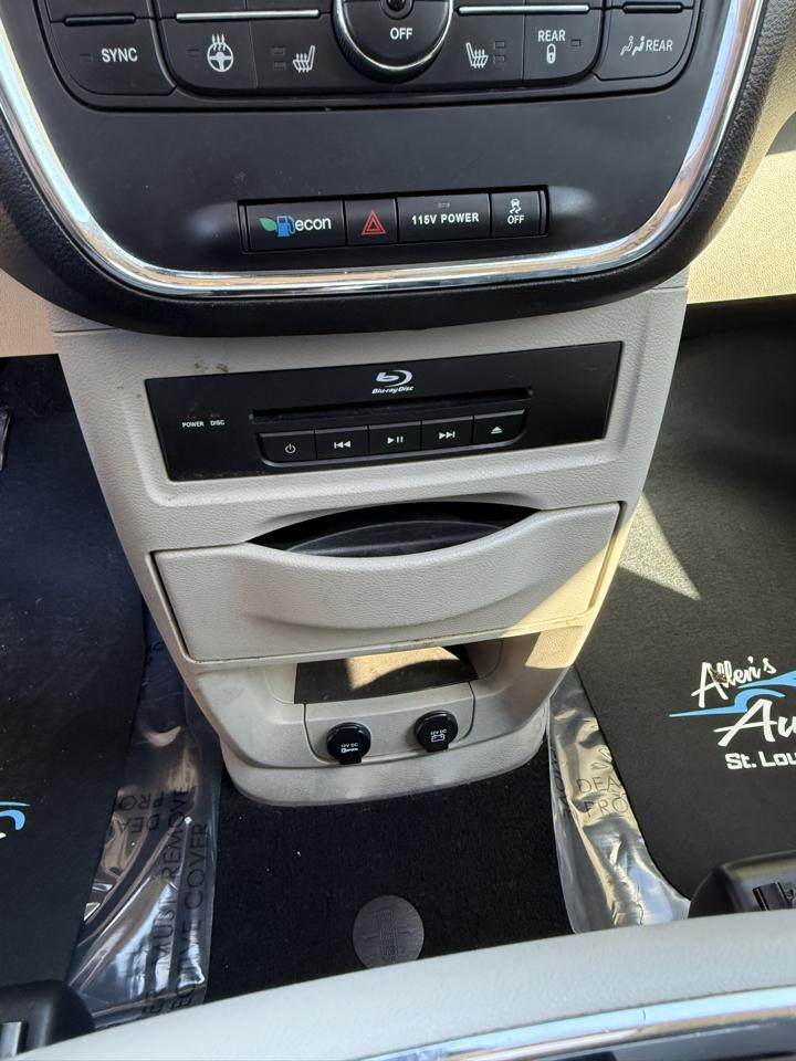 Chrysler Town & Country 4dr Wgn Touring-L 2013