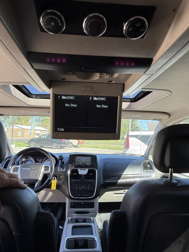 Chrysler Town & Country 4dr Wgn Touring-L 2013