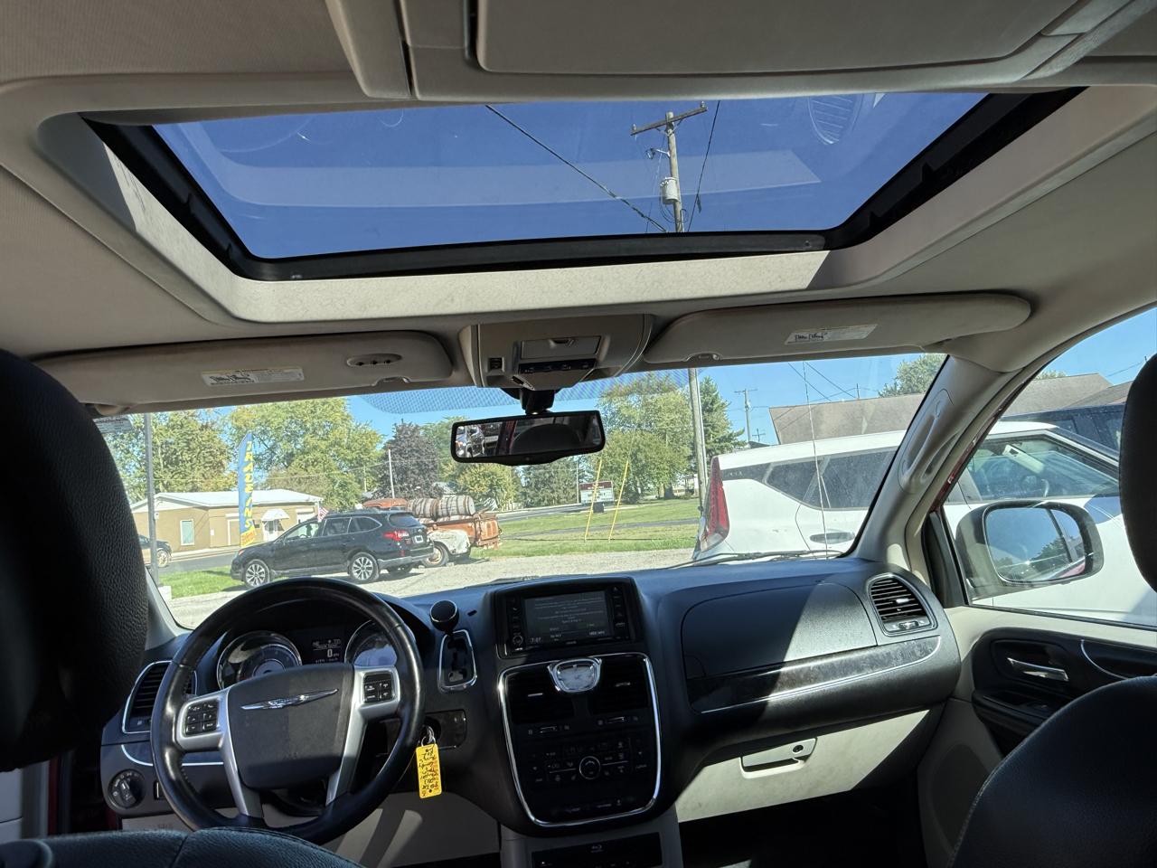 Chrysler Town & Country 4dr Wgn Touring-L 2013