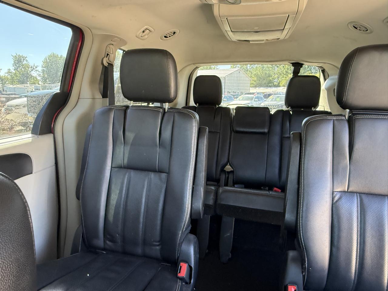 Chrysler Town & Country 4dr Wgn Touring-L 2013