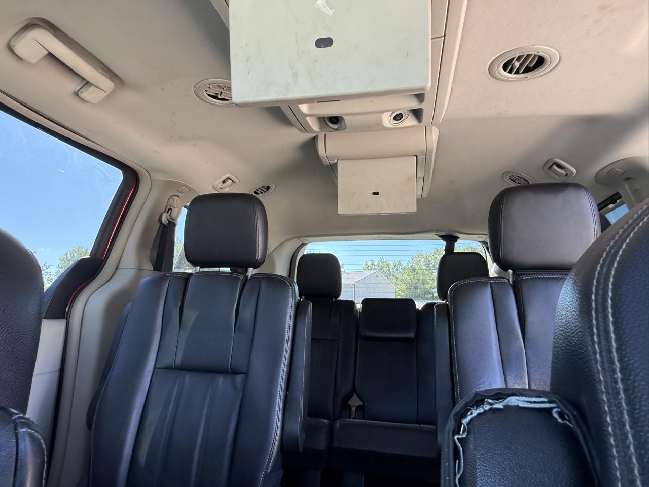 Chrysler Town & Country 4dr Wgn Touring-L 2013