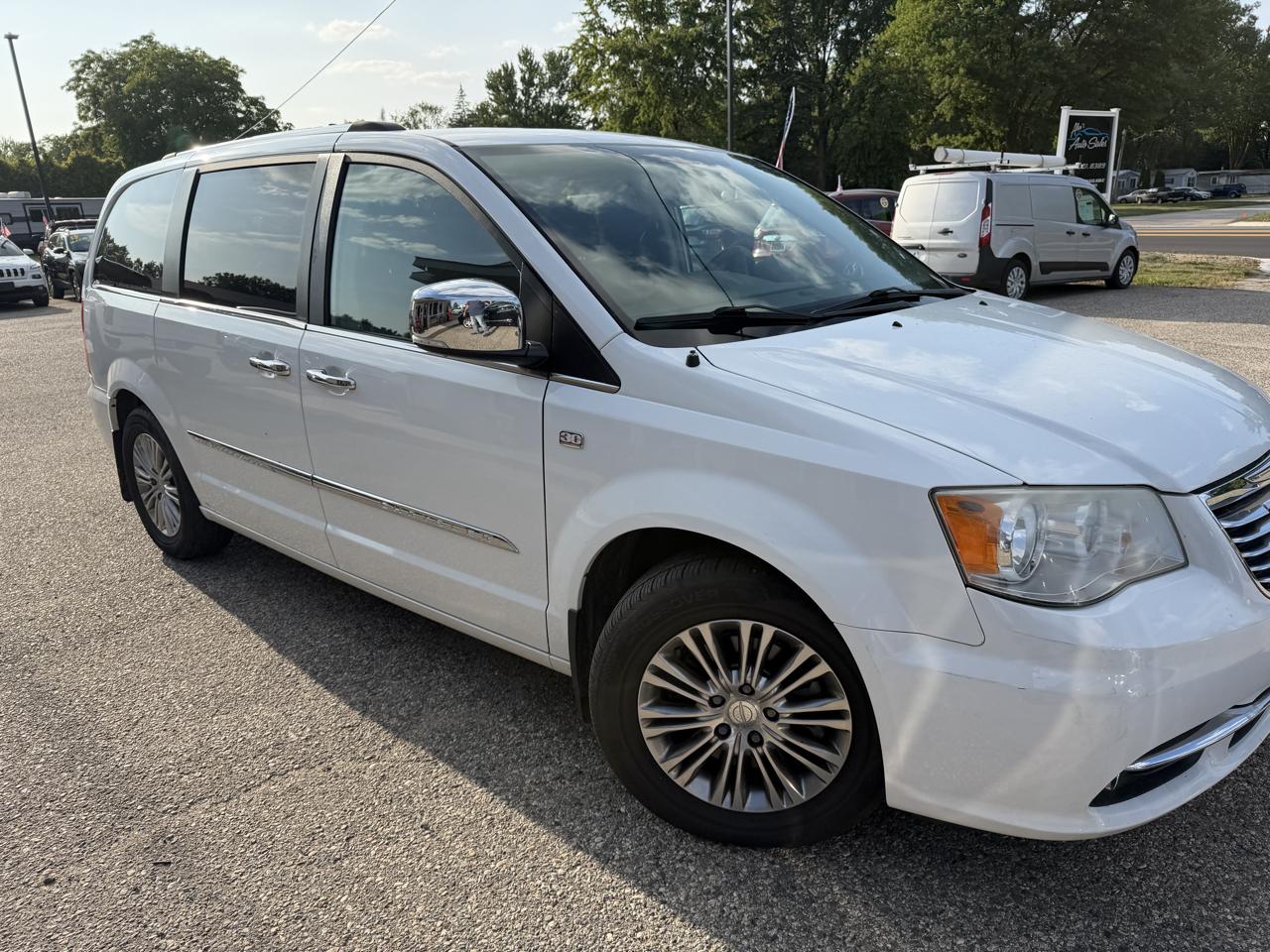 Chrysler Town & Country 4dr Wgn Touring-L 30th Anniversary 2014