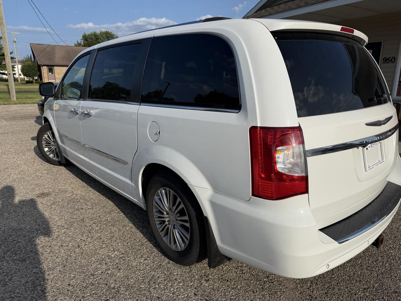 Chrysler Town & Country 4dr Wgn Touring-L 30th Anniversary 2014