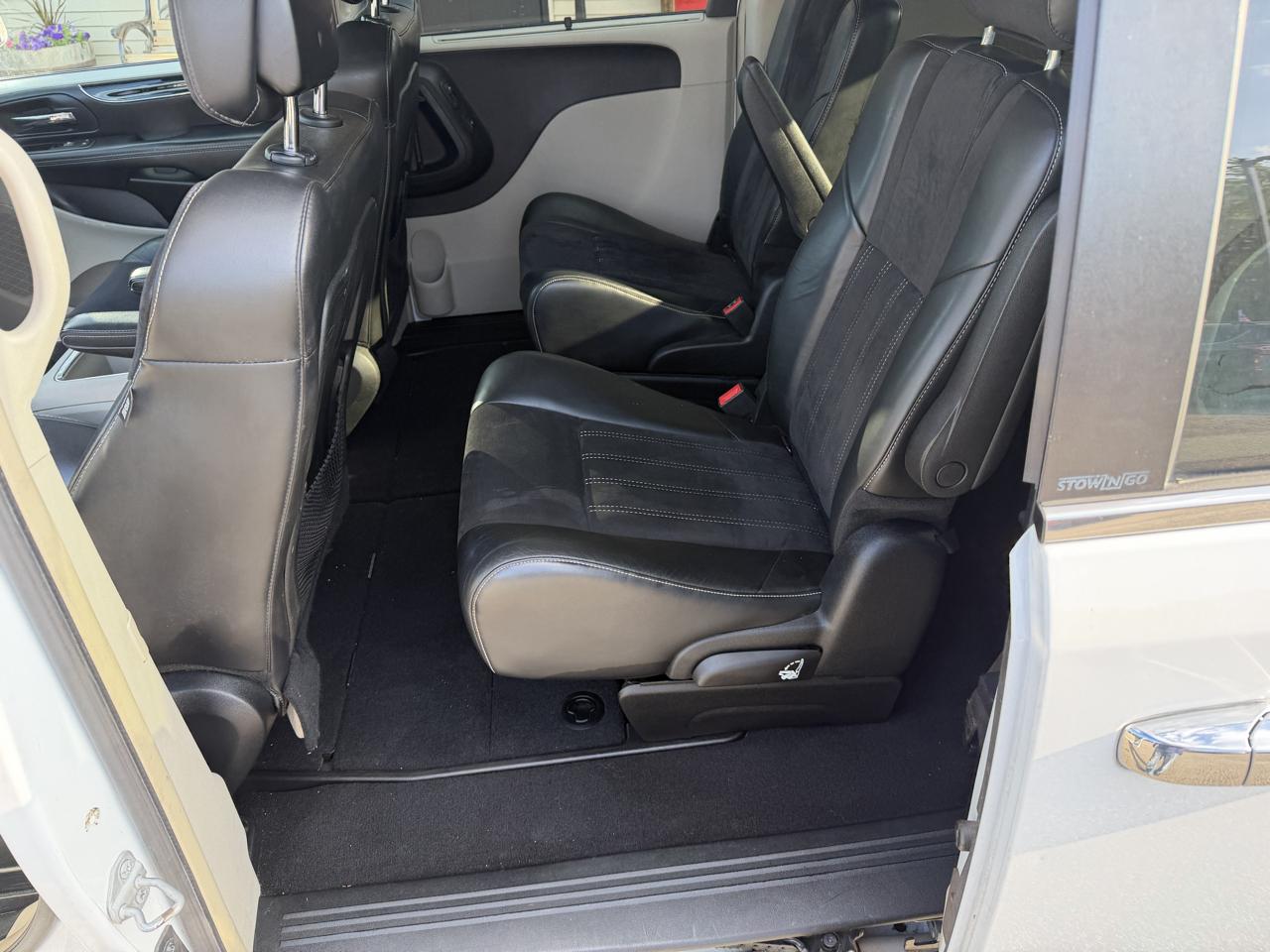 Chrysler Town & Country 4dr Wgn Touring-L 30th Anniversary 2014