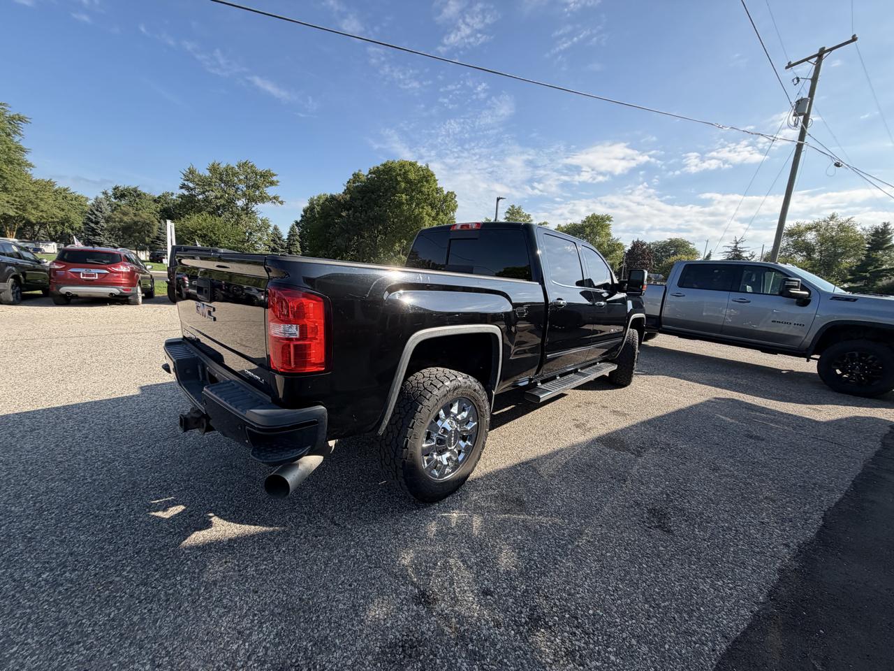 GMC Sierra 2500 Denali Crew Cab 4WD SWB 2015