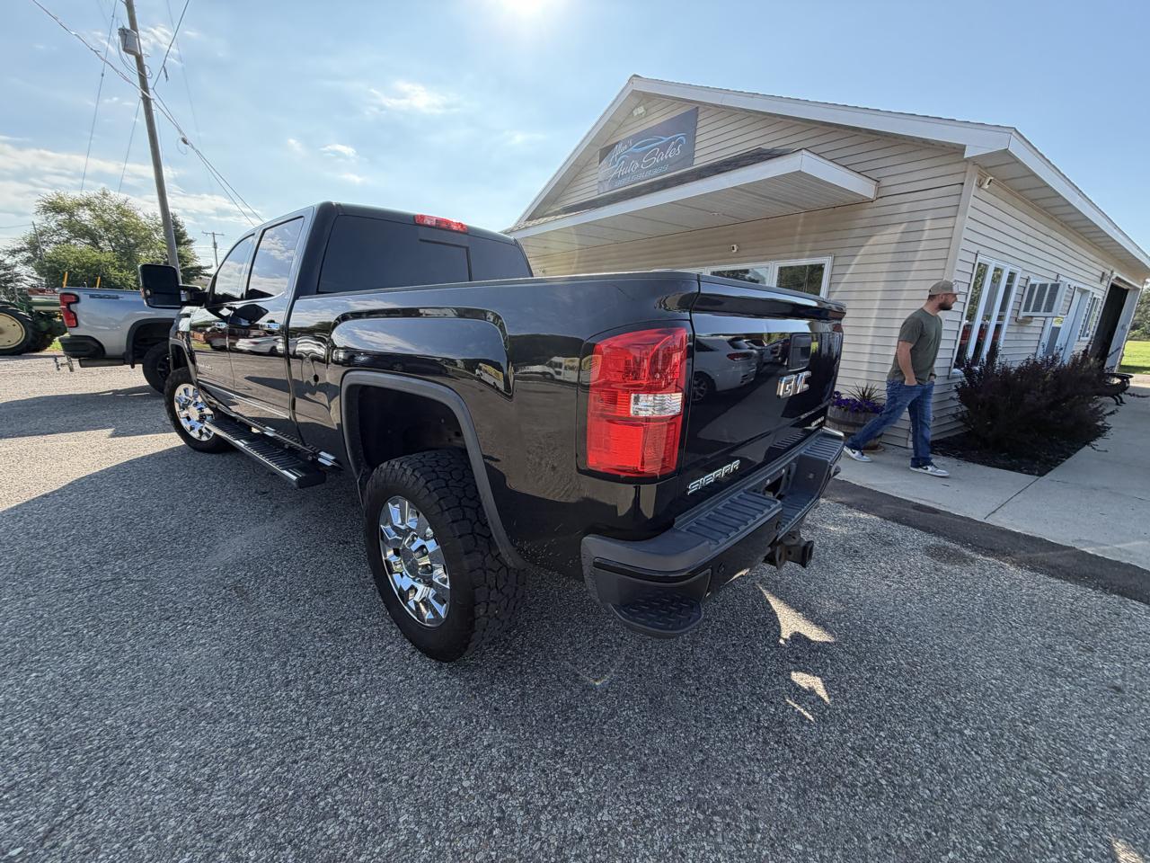 GMC Sierra 2500 Denali Crew Cab 4WD SWB 2015