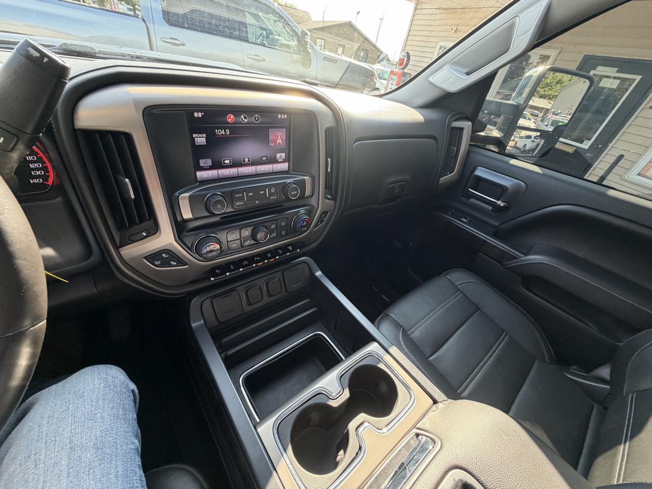 GMC Sierra 2500 Denali Crew Cab 4WD SWB 2015