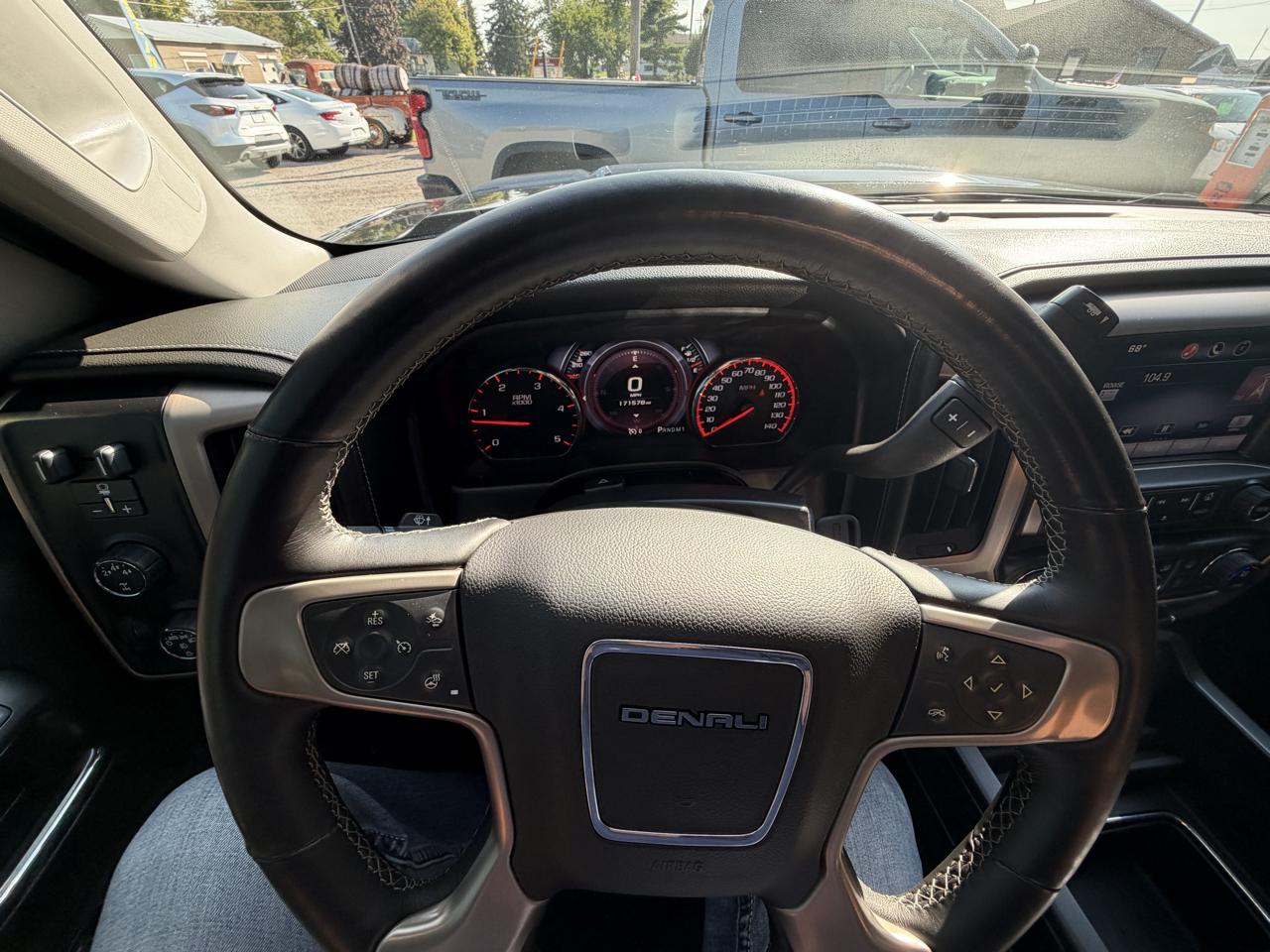 GMC Sierra 2500 Denali Crew Cab 4WD SWB 2015