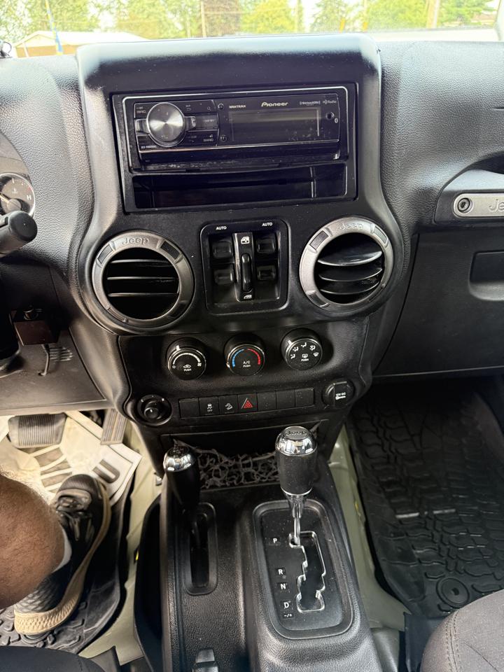 Jeep Wrangler Unlimited 4WD 4dr Willys Wheeler 2015